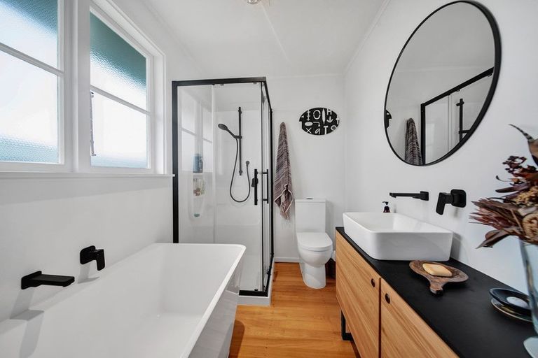 Photo of property in 37 Reid Avenue, Hawera, 4610