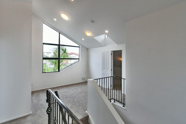 Photo of property in 23 Kokako Rise, Papakura, 2110