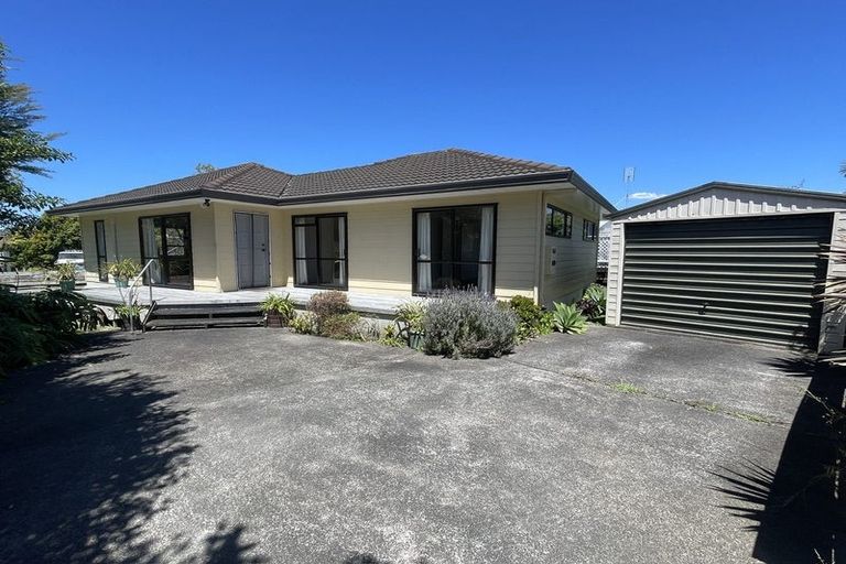 Photo of property in 111b Rosario Crescent, Red Beach, 0932