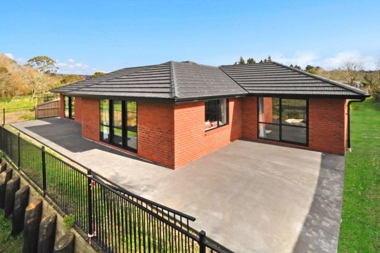 Photo of property in 11 Riverboat Lane, Helensville, 0800