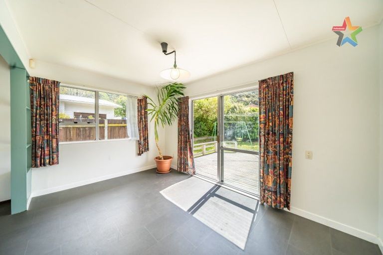 Photo of property in 6 Kendal Grove, Wainuiomata, Lower Hutt, 5014