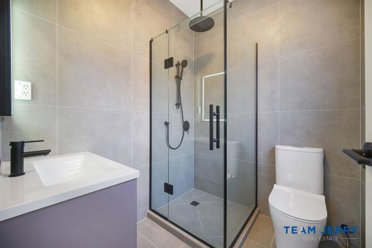 Photo of property in 43 Tributary Parade, Karaka, 2113