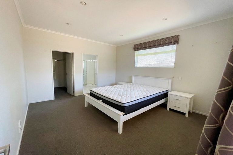 Photo of property in 1 Bartlett Drive, Silverdale, 0932