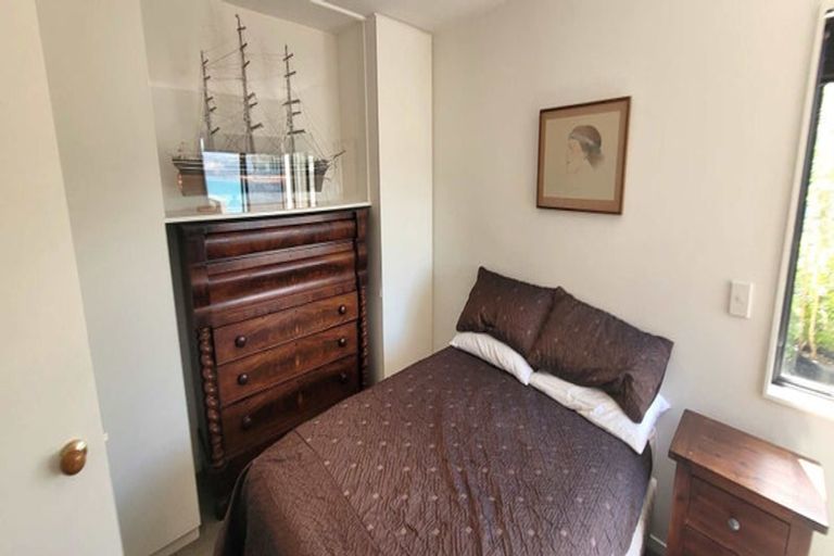 Photo of property in 287 Karaka Bay Road, Karaka Bays, Wellington, 6022