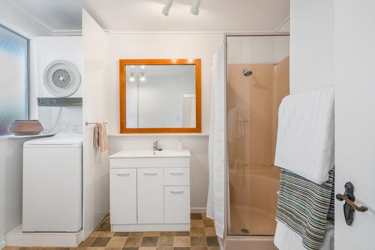 Photo of property in 72u7 Freyberg Street, Lyall Bay, Wellington, 6022