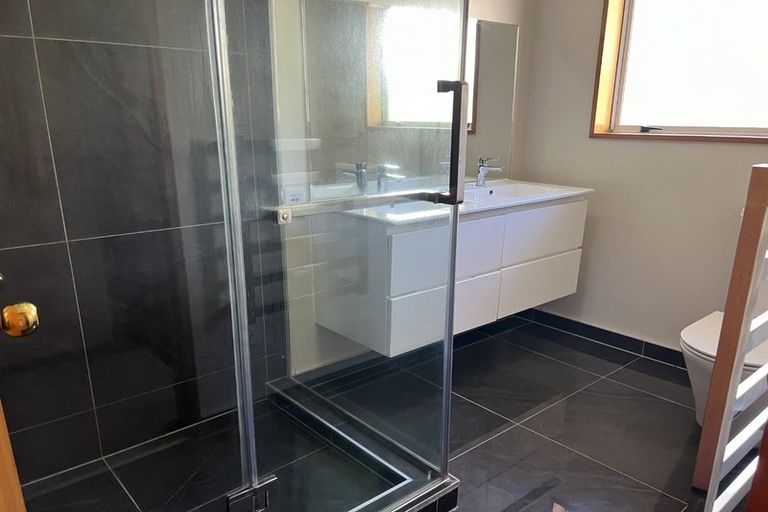 Photo of property in 3 Claverley Gardens, Avonhead, Christchurch, 8042