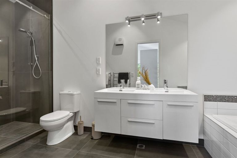 Photo of property in 58u2 Herbert Road, Queenwood, Hamilton, 3210