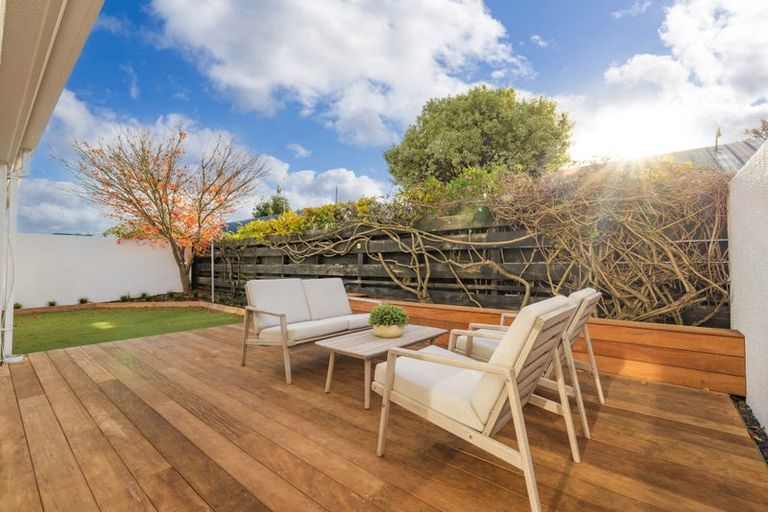 Photo of property in 2/212 Springfield Road, St Albans, Christchurch, 8014