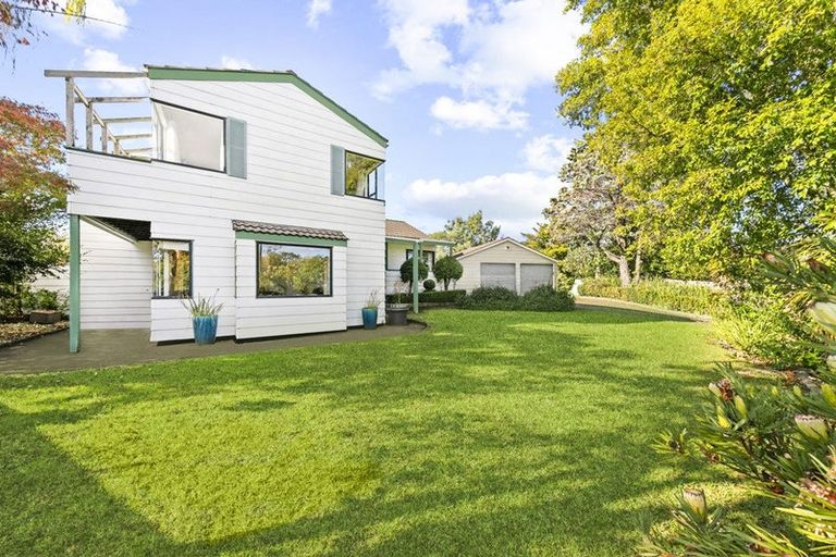 Photo of property in 1 Awatahi Place, Greenhithe, Auckland, 0632