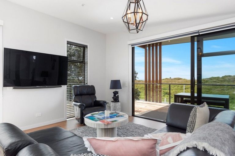 Photo of property in 1 Sandhurst Drive, Papamoa Beach, Papamoa, 3118