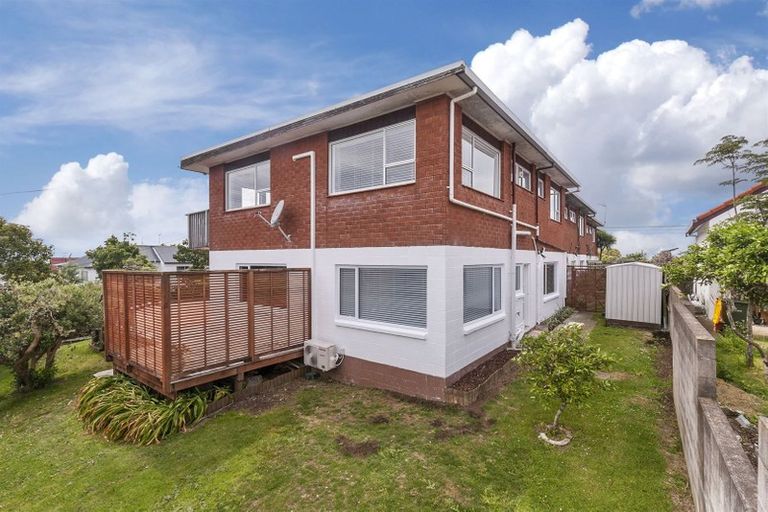 Photo of property in 4/87 Ocean View Road, Hillcrest, Auckland, 0627