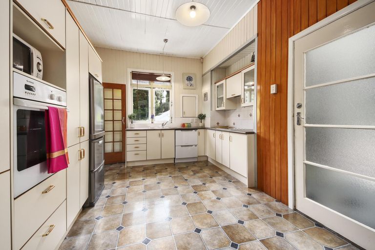 Photo of property in 22 Crows Road, Swanson, Auckland, 0614