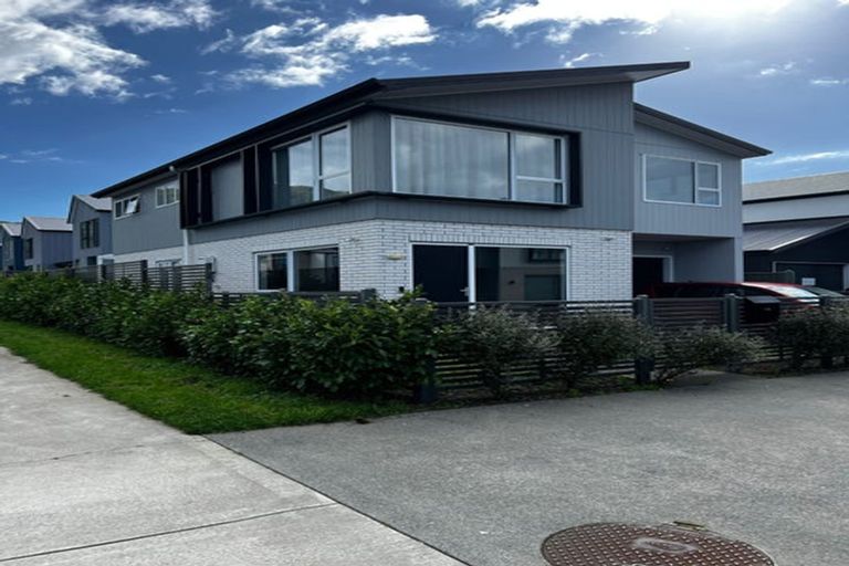 Photo of property in 14 Hokioi Drive, Kenepuru, Porirua, 5022