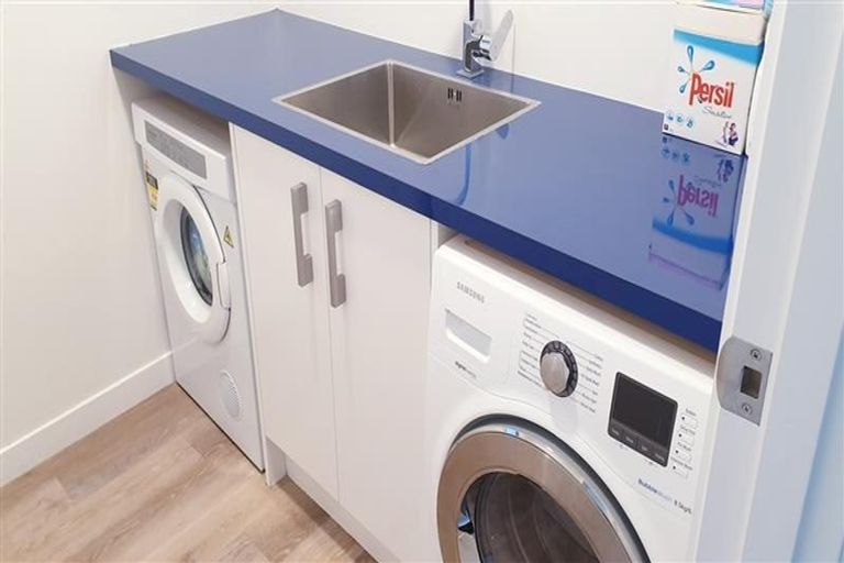 Photo of property in 6 Clutha Place, Wanaka, 9305