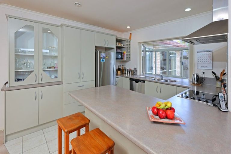 Photo of property in 32 Highfields Terrace, Henderson, Auckland, 0612