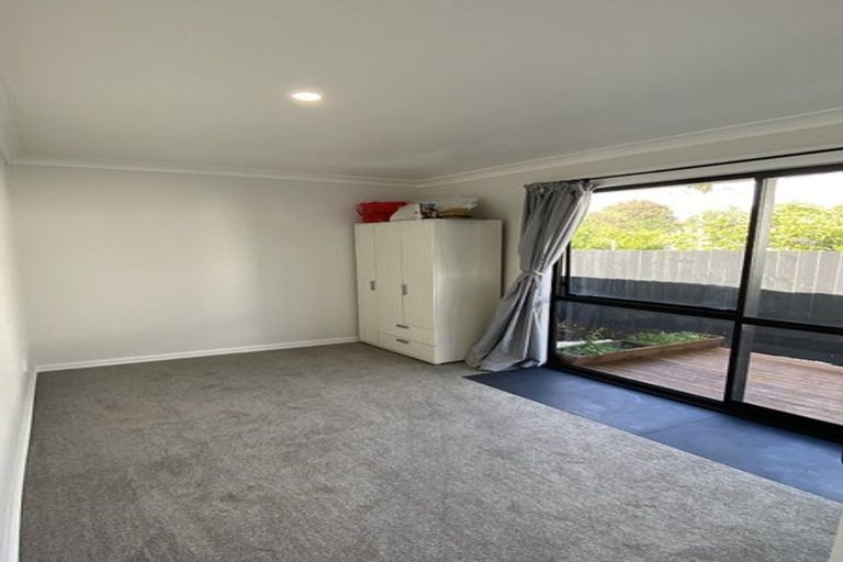 Photo of property in 14 Evans Road, Weymouth, Auckland, 2103