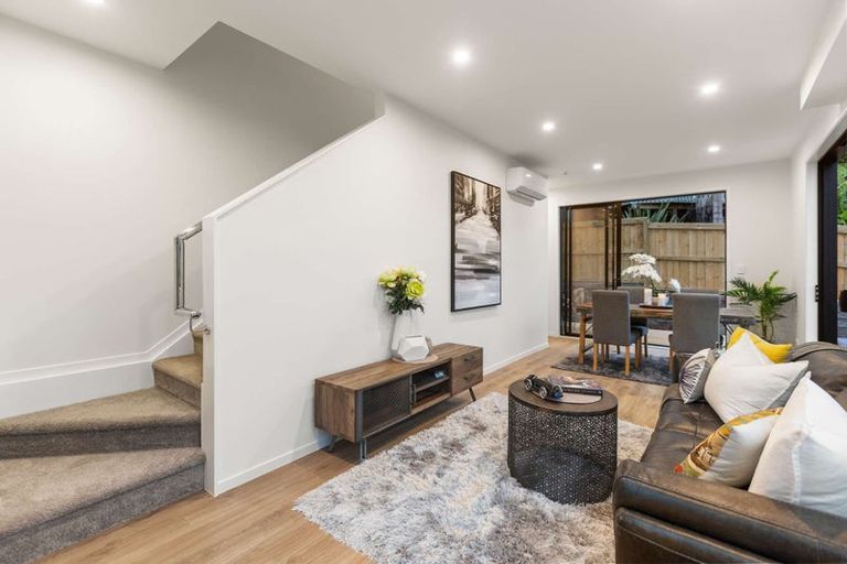 Photo of property in 4/14 Roland Hill, Glen Eden, Auckland, 0602