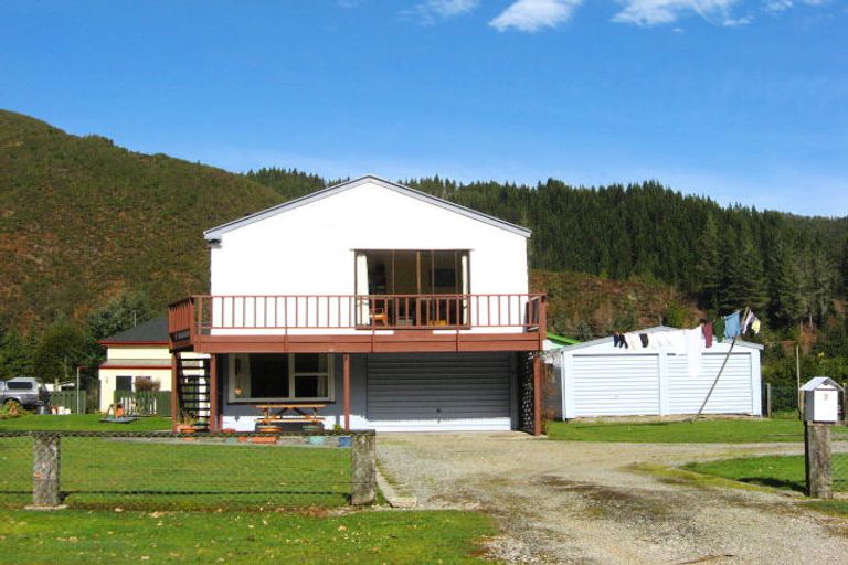 Photo of property in 5 Shiel Street, Reefton, 7830