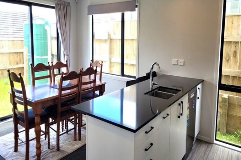 Photo of property in 3d Taupiri Crescent, Titahi Bay, Porirua, 5022
