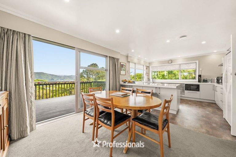 Photo of property in 73 Tirohanga Road, Tirohanga, Lower Hutt, 5010