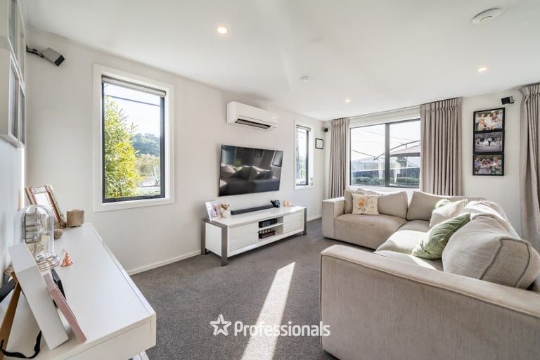 Photo of property in 393 Stokes Valley Road, Stokes Valley, Lower Hutt, 5019