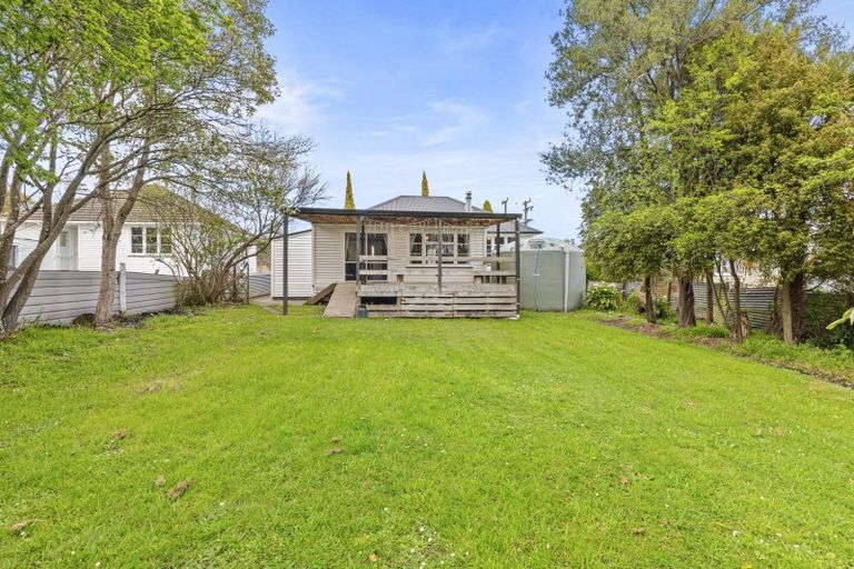 Photo of property in 5 Rangatira Road, Hunterville, 4730
