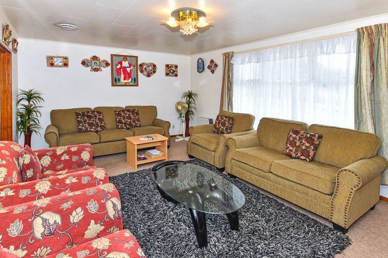 Photo of property in 519 Massey Road, Mangere, Auckland, 2022