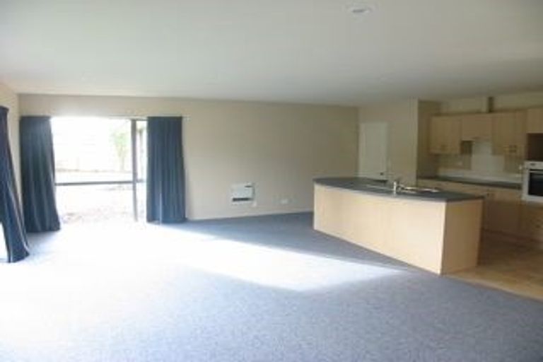 Photo of property in 4 Springwater Avenue, Northwood, Christchurch, 8051