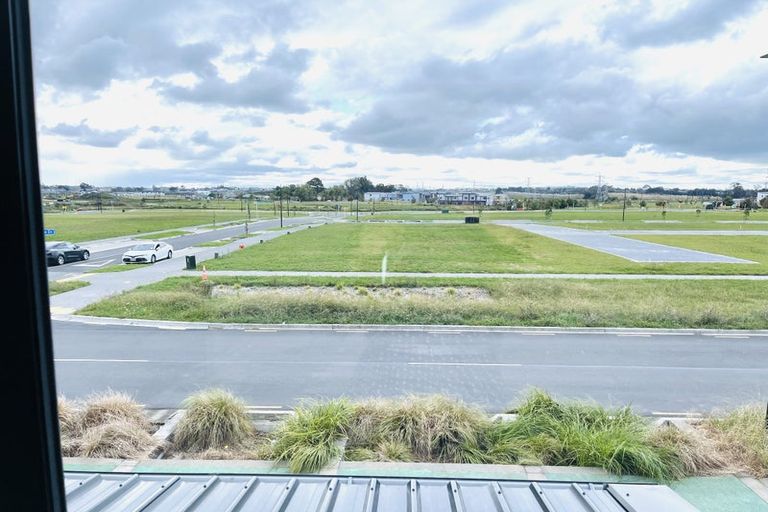 Photo of property in 42 Auranga Drive, Karaka, 2113