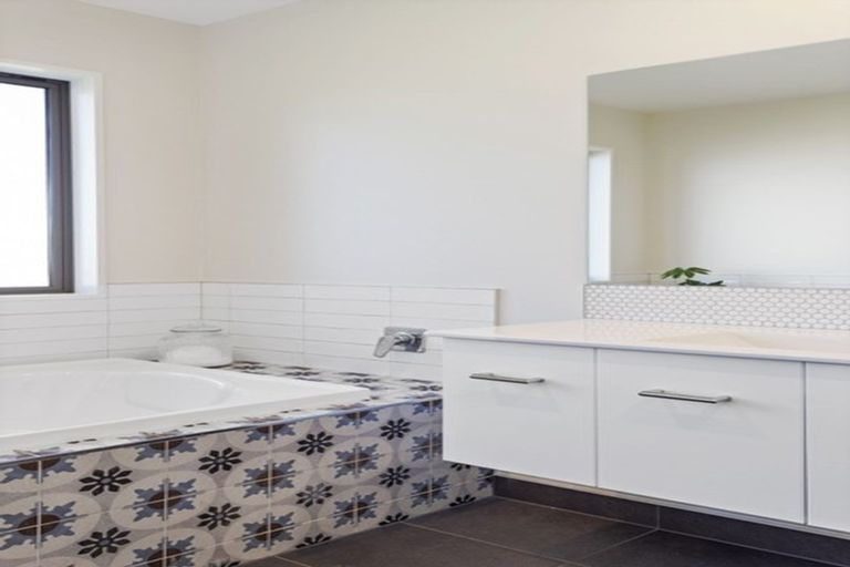 Photo of property in 13 Mcivor Place, Rangiora, 7400