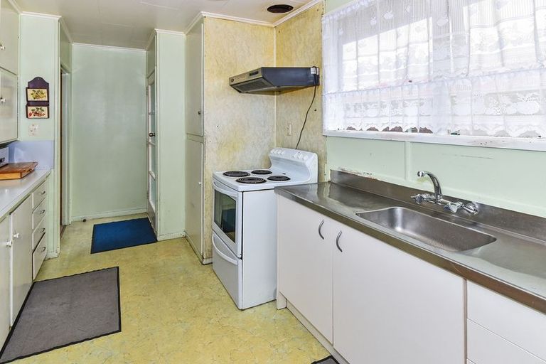 Photo of property in 519 Massey Road, Mangere, Auckland, 2022