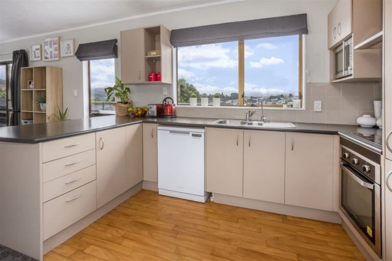 Photo of property in 5 Garboard Lane, Whitby, Porirua, 5024