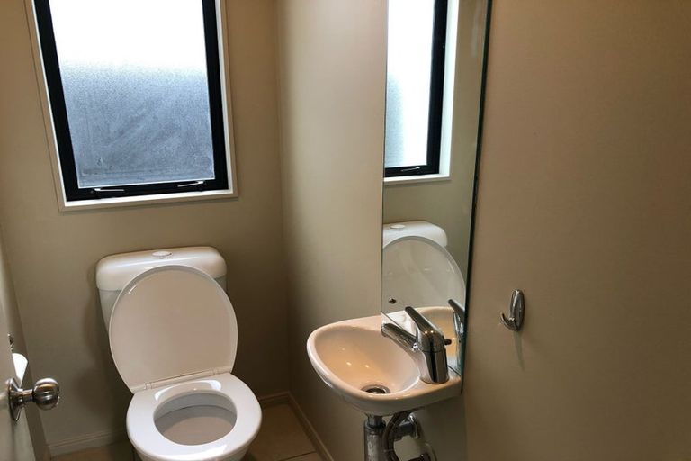 Photo of property in 3 Rialto Court, East Tamaki Heights, Auckland, 2016