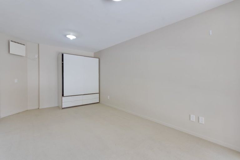 Photo of property in 1a Anderson Terrace, Mount Cook, Wellington, 6021