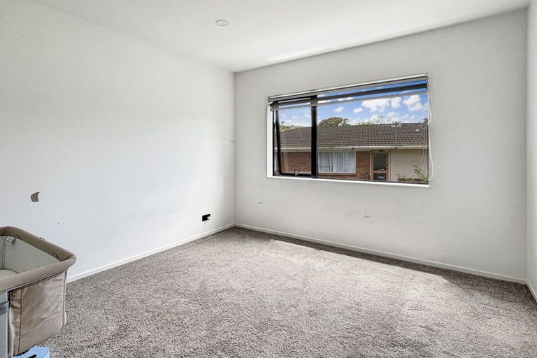 Photo of property in 2 Peterhouse Place, West Harbour, Auckland, 0618