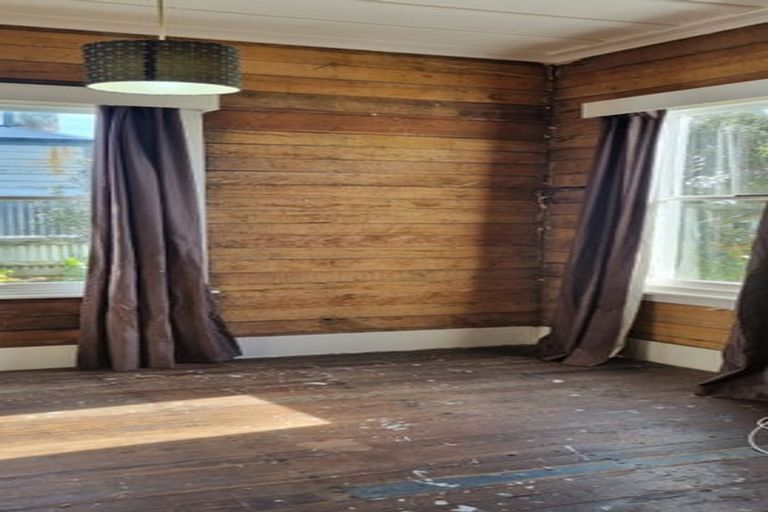 Photo of property in 4 Stewart Street, Helensville, 0800