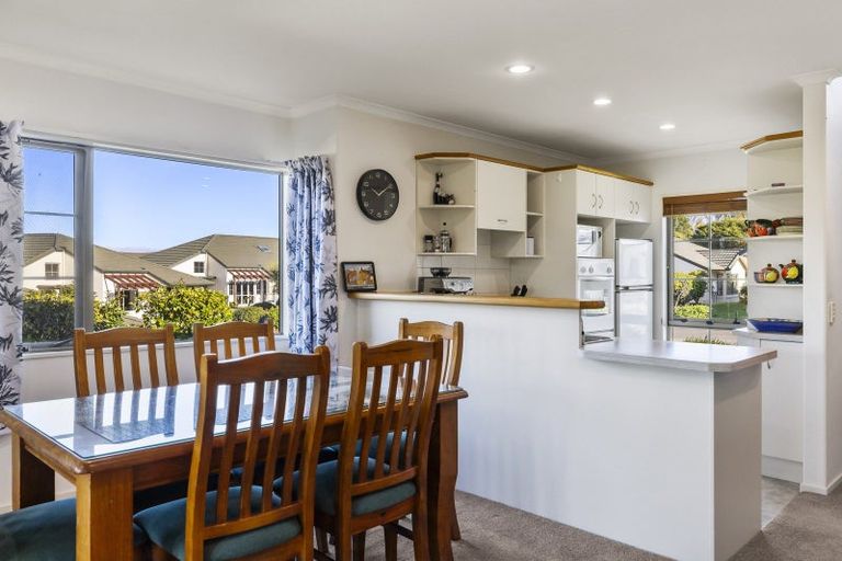 Photo of property in 44 Lakeridge Close, Rangatira Park, Taupo, 3330