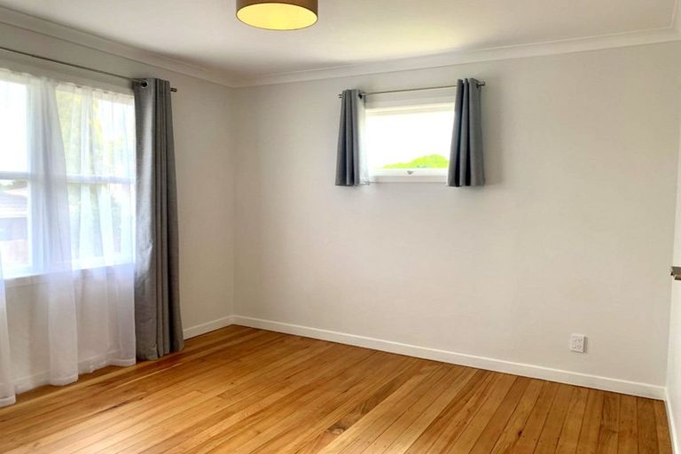 Photo of property in 1/5b Mcintyre Road, Mangere Bridge, Auckland, 2022