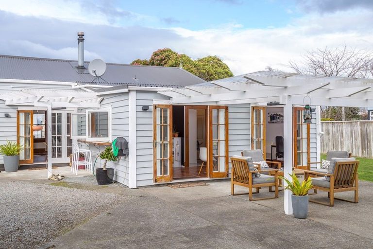 Photo of property in 234 Main Street, Greytown, 5712