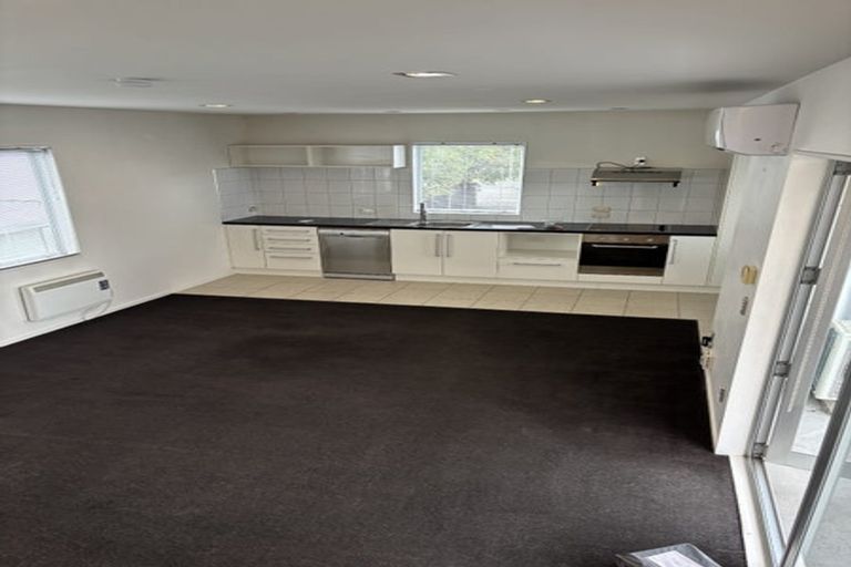Photo of property in 4/6 Defoe Place, Waltham, Christchurch, 8023