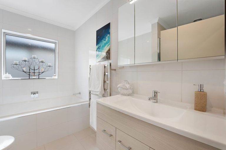 Photo of property in 9 Poaka Road, Hobsonville, Auckland, 0616