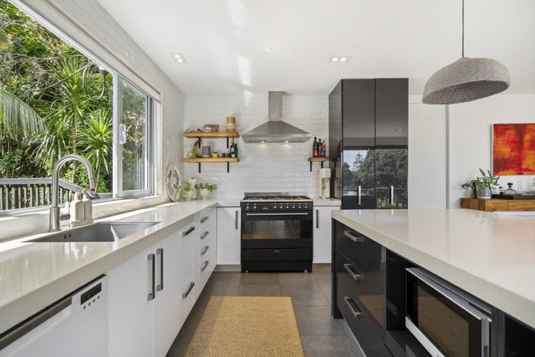 Photo of property in 32a Palmerston Road, Birkenhead, Auckland, 0626