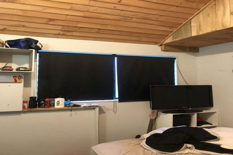 Photo of property in 27 Postgate Drive, Whitby, Porirua, 5024