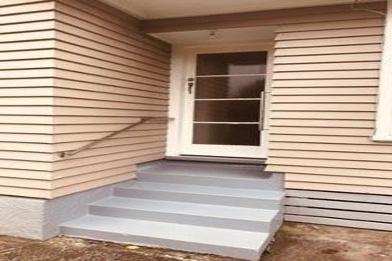 Photo of property in 1/2 Esperanto Road, Papatoetoe, Auckland, 2025