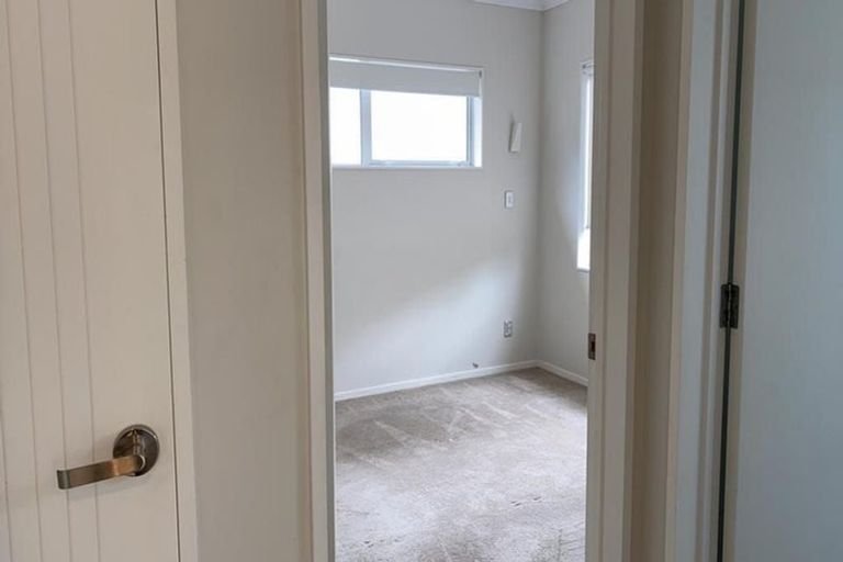 Photo of property in 37 Drumbuoy Drive, Flat Bush, Auckland, 2019