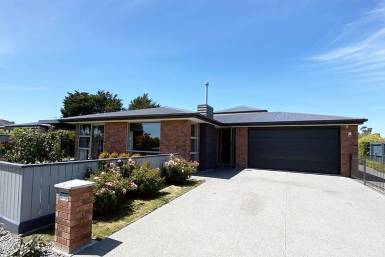 Photo of property in 94 Mcmahon Drive, Aidanfield, Christchurch, 8025