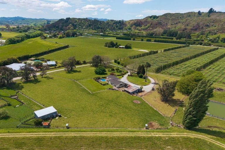 Photo of property in 33 Caesar Road, Ormond, Gisborne, 4071