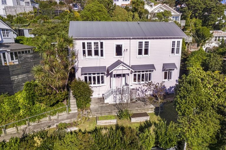 Photo of property in 74 Glen Road, Kelburn, Wellington, 6012