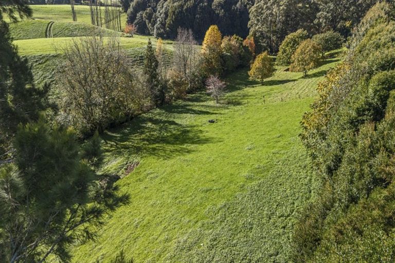 Photo of property in 574 Otaraoa Road, Tikorangi, Waitara, 4383