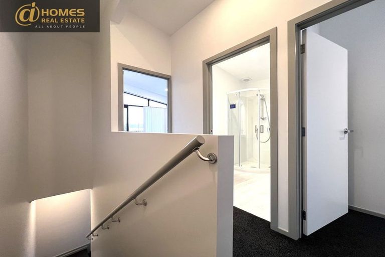 Photo of property in 19a Statesman Street, Henderson, Auckland, 0612